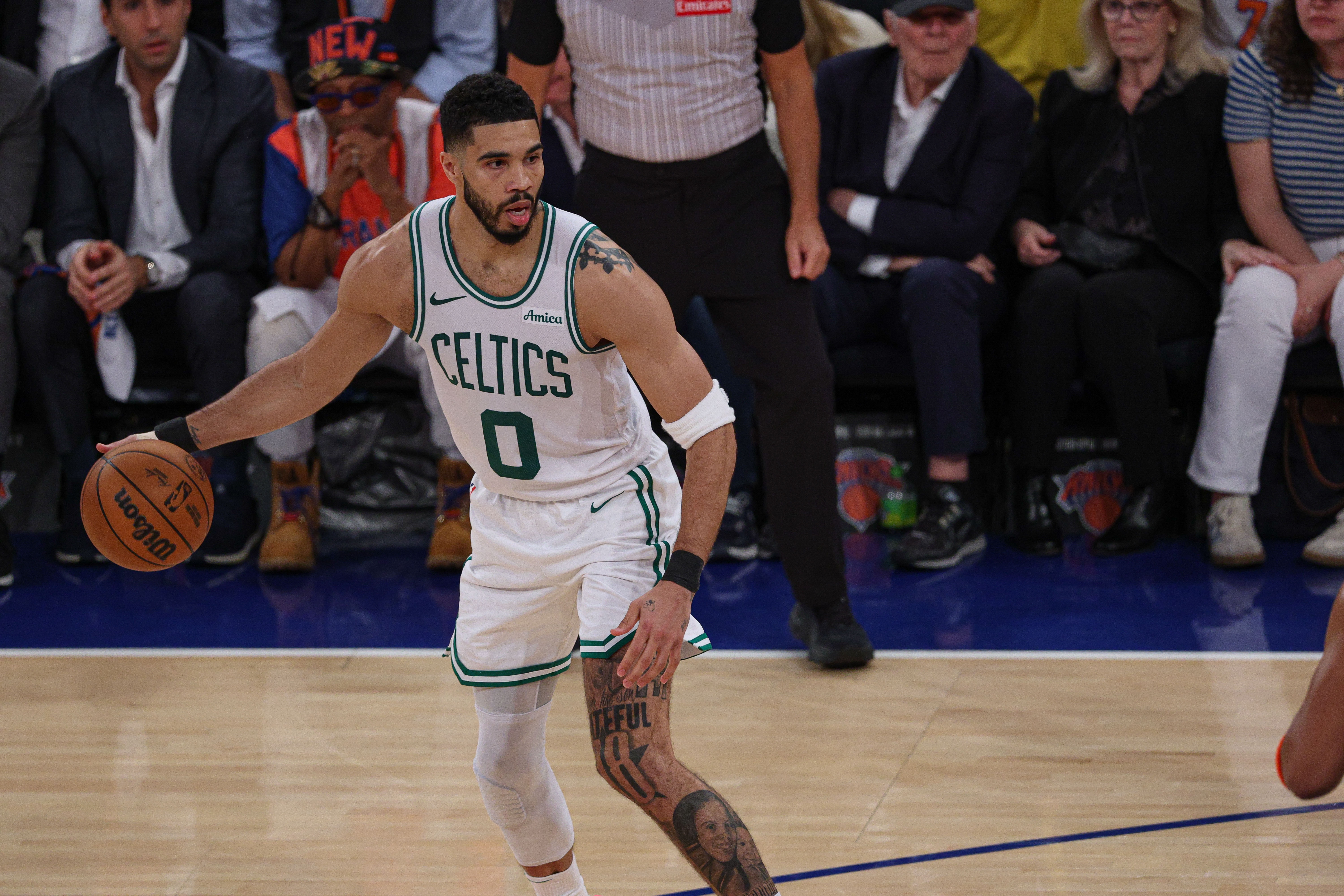 开云-奎塔：我和塔图姆的配合越来越好 我一直琢磨怎么让他打得更轻松